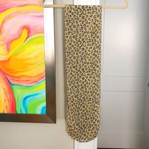 VINTAGE Long Skinny 90s Leopard Scarf